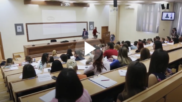 studenti in aula a lezione