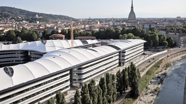 Veduta aerea del Campus Einaudi, la mole sullo sfondo