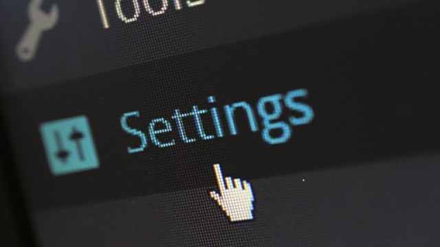 Scritta Settings su uno schermo