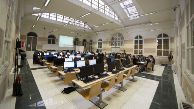 Interno di un'aula universitaria