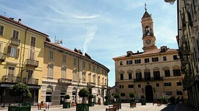 Veduta della piazza principale della città di Ivrea