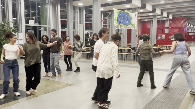 persone che ballano