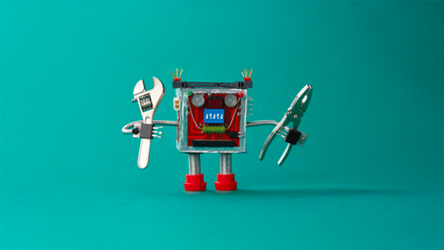 Robot con chiave inglese