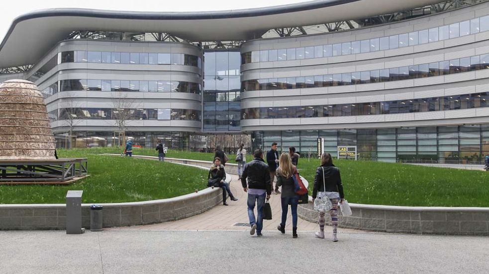Piazza centrale del Campus Luigi Einaudi (CLE)