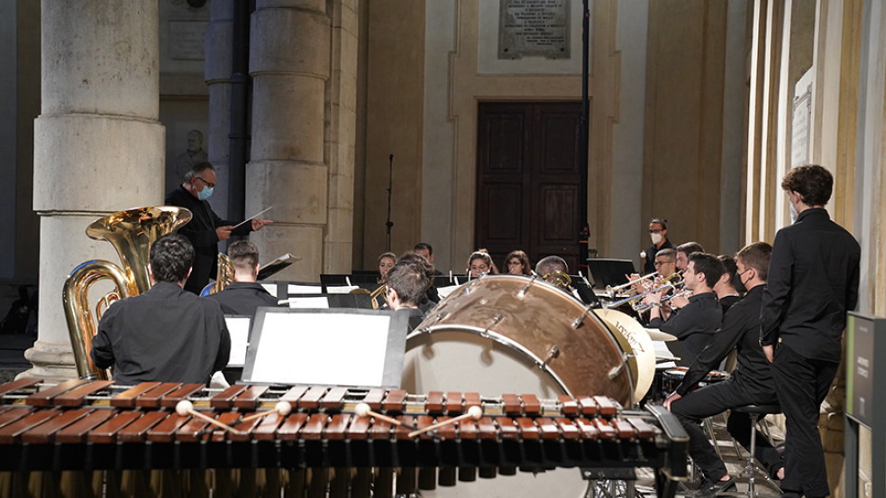 Musicisti nel cortile del rettorato in occasione della festa della musica