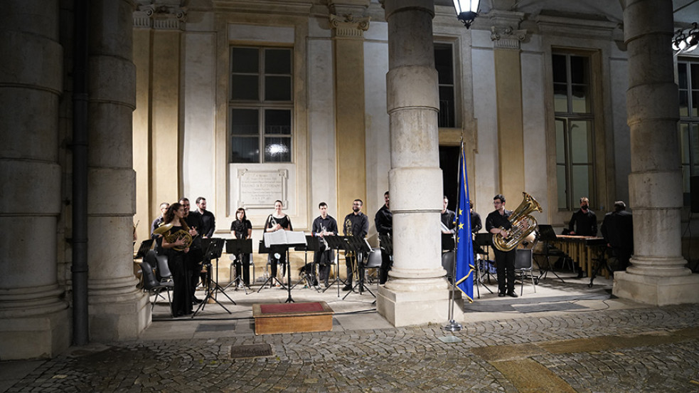 Musicisti nel cortile del rettorato in occasione della festa della musica