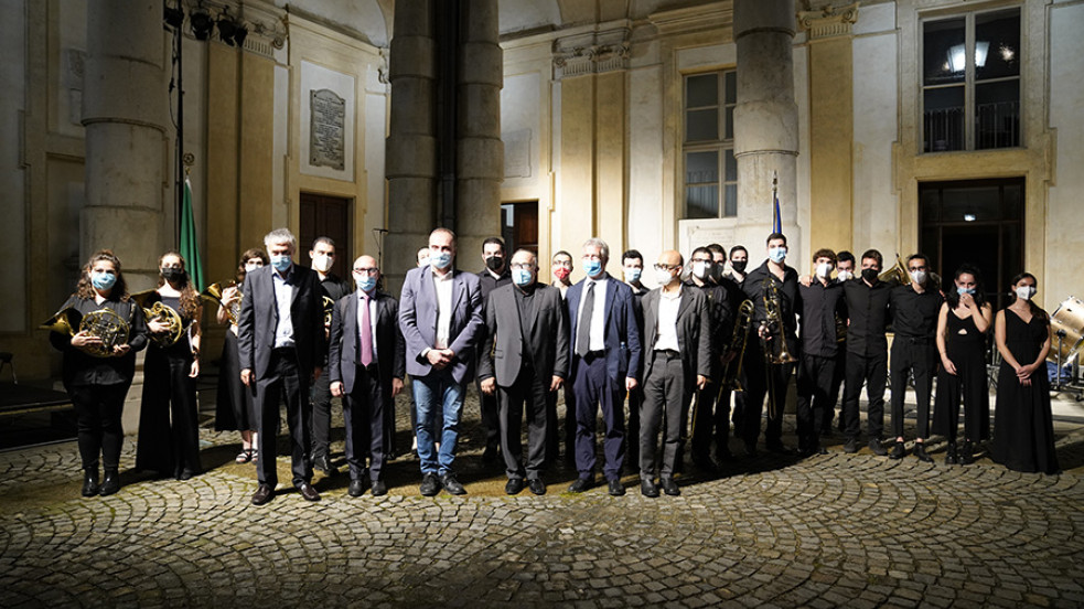 Musicisti nel cortile del rettorato in occasione della festa della musica