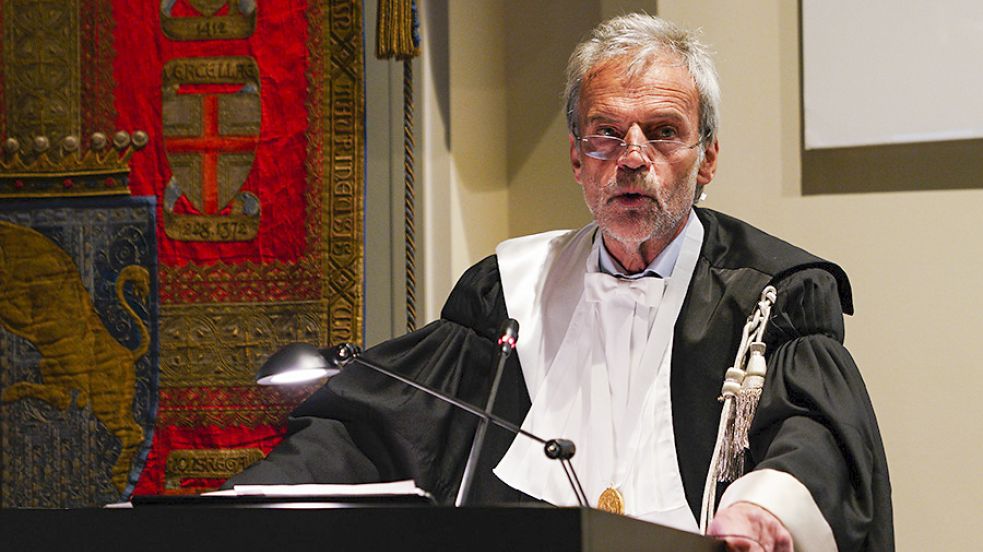 Horst Bredekamp mentre discute la Lectio Magistralis