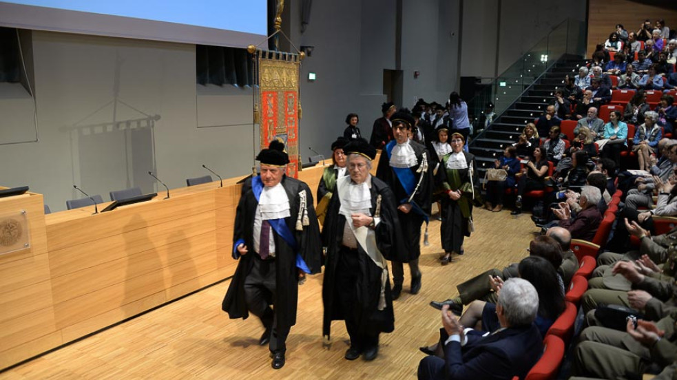 Inizio cerimonia: entrata dei docenti