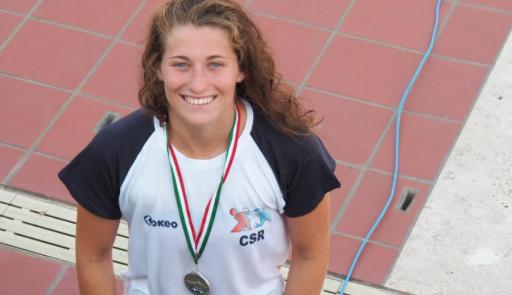 Primo piano di Cristina Caruso, studentessa atleta di nuoto