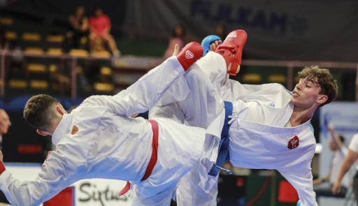 Tommaso Lorenzetti Tommaso Lorenzetti, studente atleta di karate