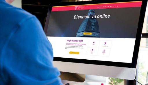 Schermo di un pc sul sito della Biennale