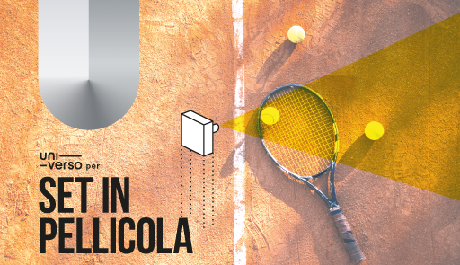 Grafica con terra rossa come sfondo e racchetta da tennis