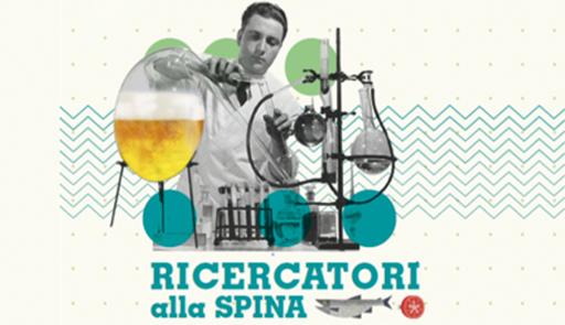 grafica con sfondo chiaro e ricercatore con ampolle chimiche e scritta ricercatori alla spina