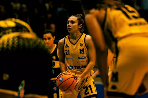 Erica Avagnina, studentessa atleta di pallacanestro Erica Avagnina, studentessa atleta di pallacanestro