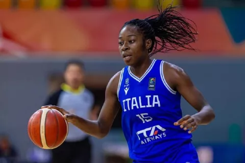 Kenko Loredana Ngamene Takougang, studentessa atleta di pallacanestro Kenko Loredana Ngamene Takougang, studentessa atleta di pallacanestro