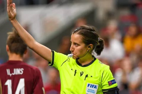 Chiara Perona, studentessa atleta di arbitro internazionale di futsal - Serie A maschile e femminile