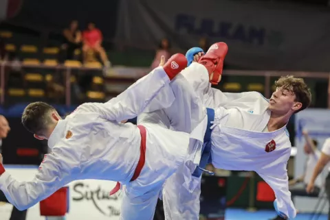 Tommaso Lorenzetti Tommaso Lorenzetti, studente atleta di karate