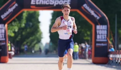 Diego Yon, studente atleta di atletica leggera