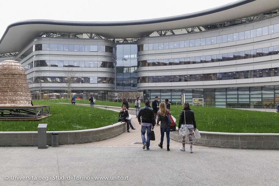 Piazza centrale del Campus Luigi Einaudi (CLE)