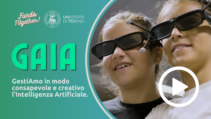 due bambine con occhiali interattivi