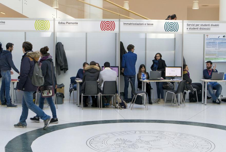 Studenti al Campus Einaudi