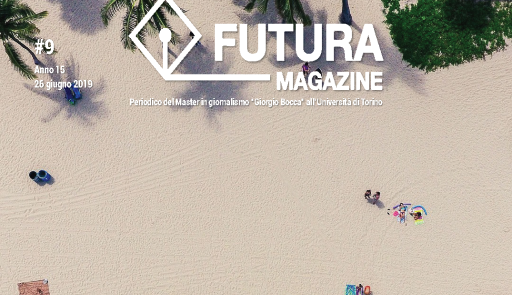 Una spiaggia vista dall'alto nella copertina di Futura Una spiaggia vista dall'alto nella copertina di Futura