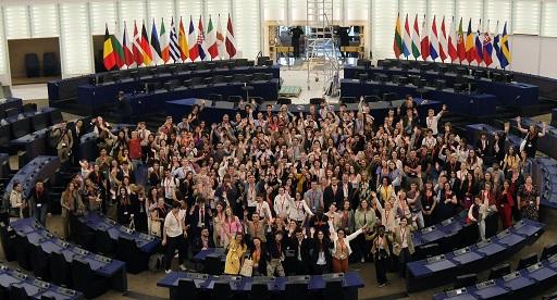 Partecipanti ad una riunione ESA Foto di tutti gli studenti partecipanti ad una riunione ESA