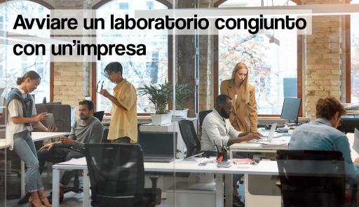 Gruppo di persone che lavorano in un hub