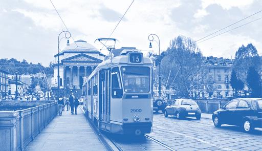 Fotografia di un tram storico a Torino