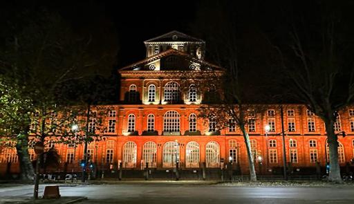 Orange the world Struttura Poveri Vecchi Dipartimento di Economia