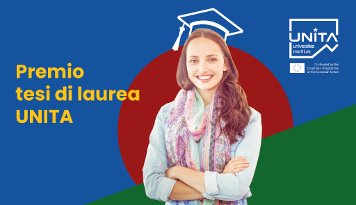 Fotografia di una laureata su sfondo colorato con logo unita