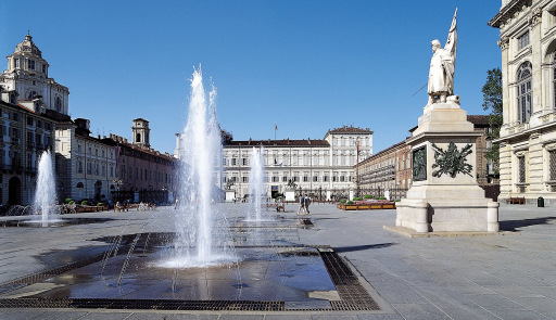 Le fontane di piazza Castello a Torino