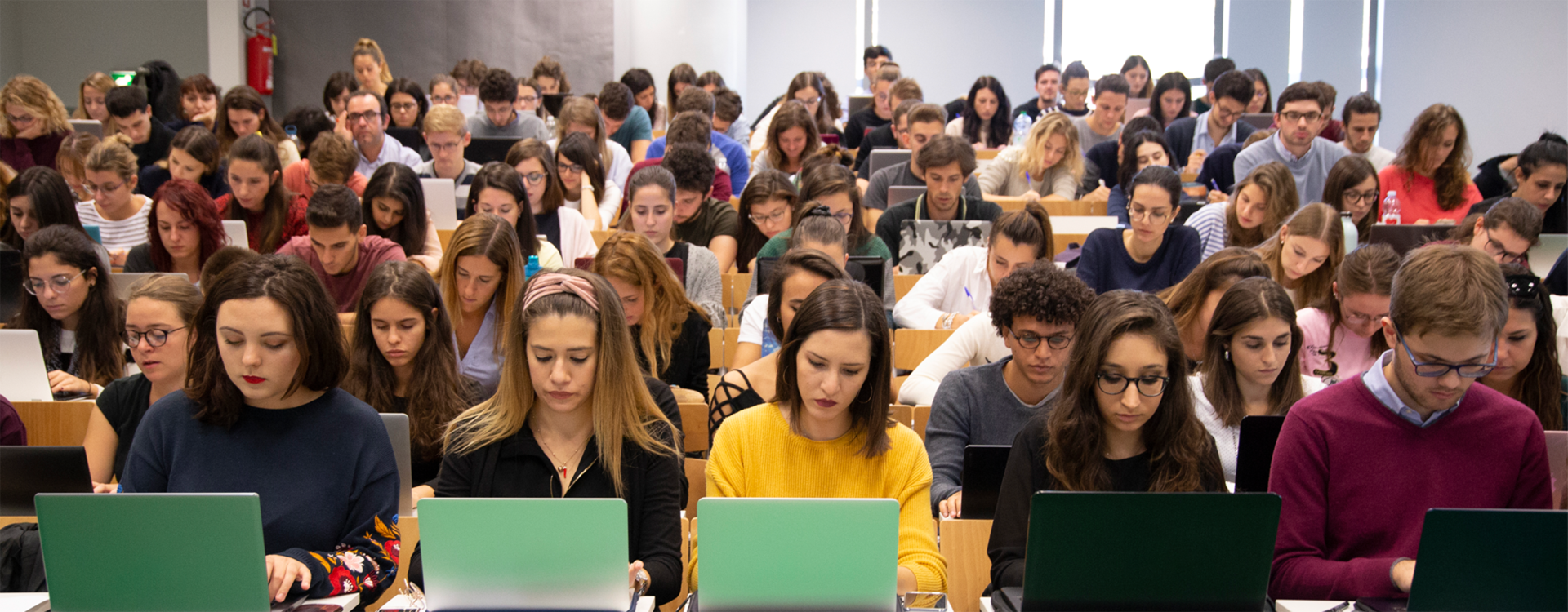 Studenti universitari durante una lezione al Campus Luigi Einaudi