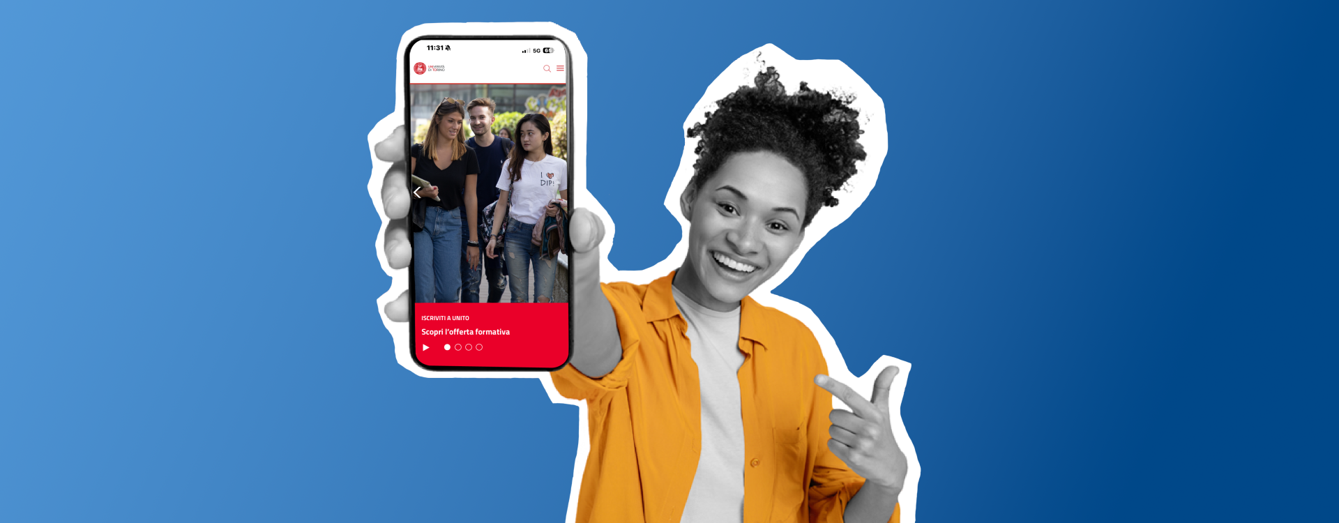 Ragazza che mostra un cellulare con la homepage del nuovo sito dell'Università di Torino