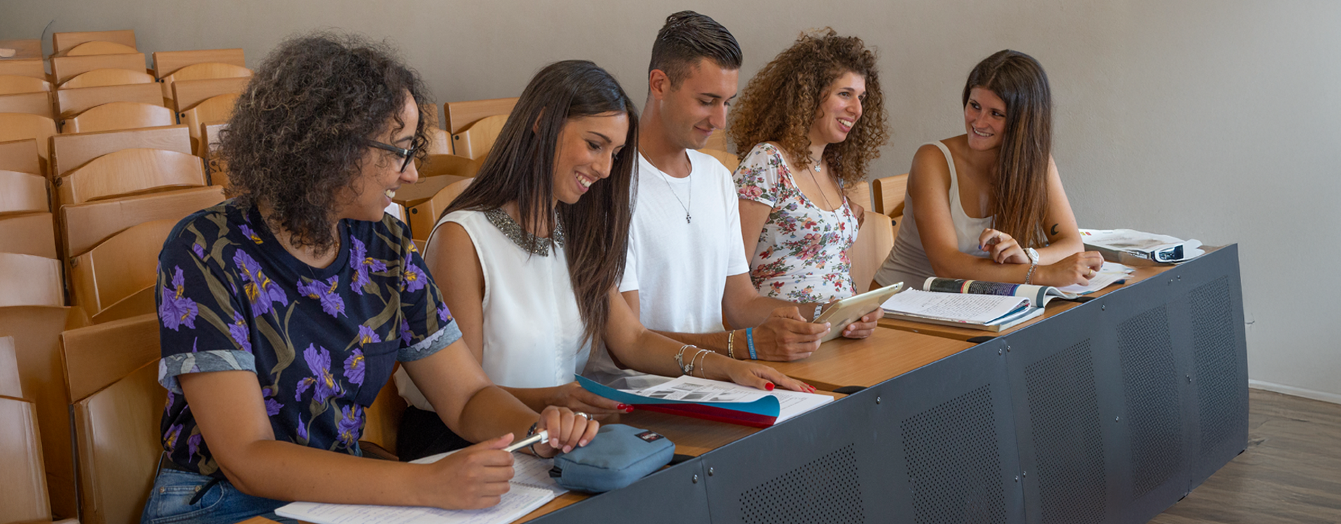 Studenti in un'aula universitaria