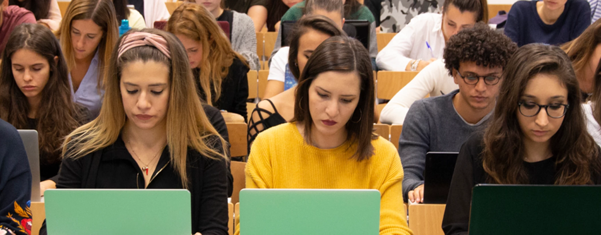 Studenti in un'aula del Campus Luigi Einaudi