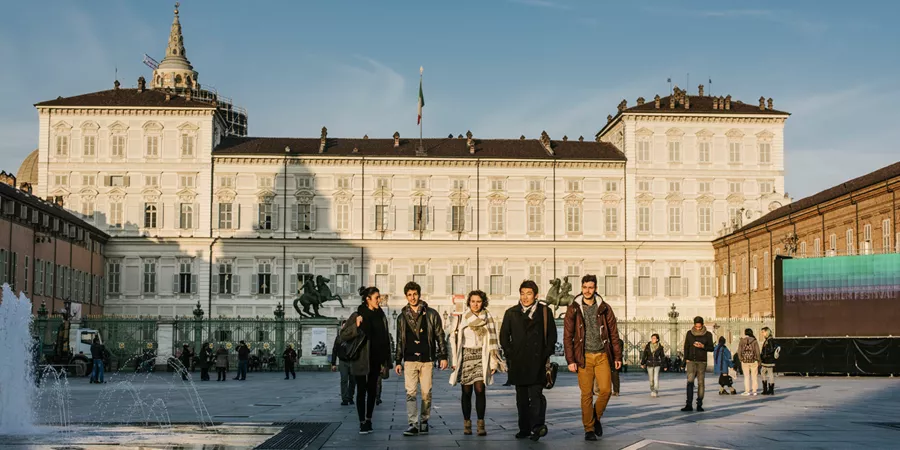Studenti in Piazza Castello a Torino