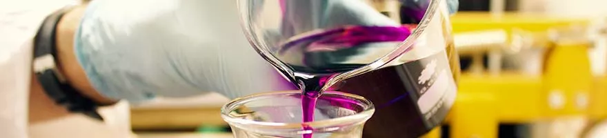 Foto settore Laboratori e processi Foto di unsplash / Louis Reed