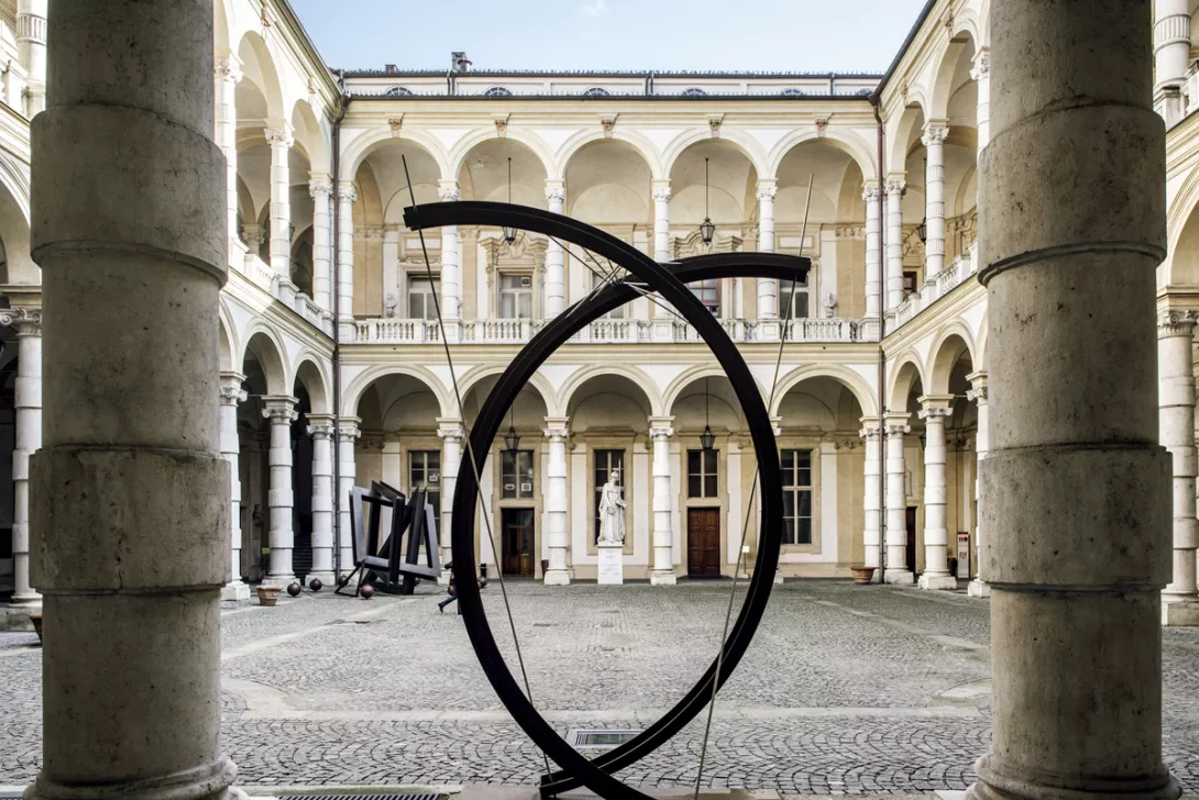 Foto del cortile del Palazzo del Rettorato